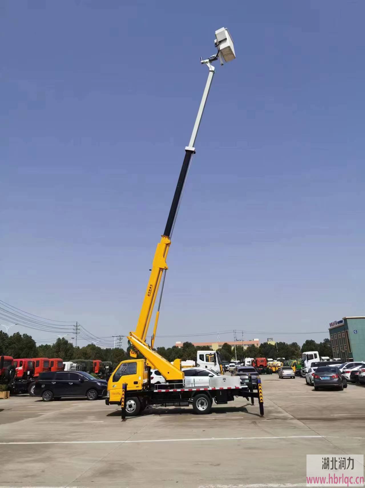 19米蓝牌绝缘带电高空作业车